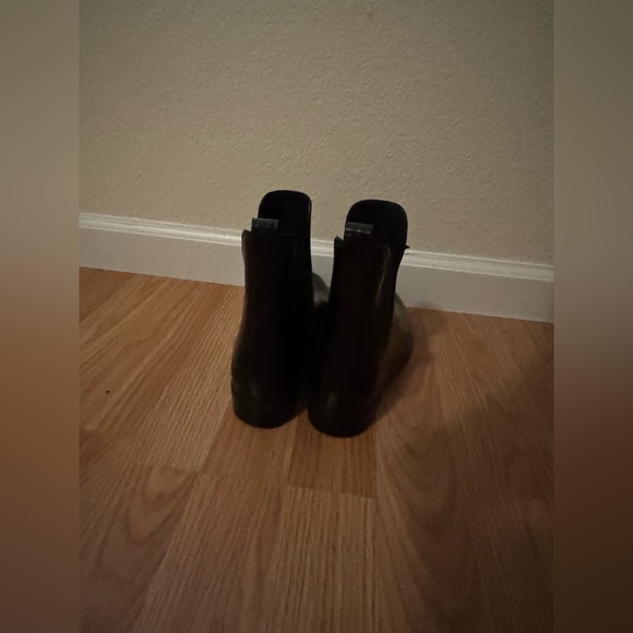 Time and Tru Black Rain Chelsea Boots - Picture 3 of 6